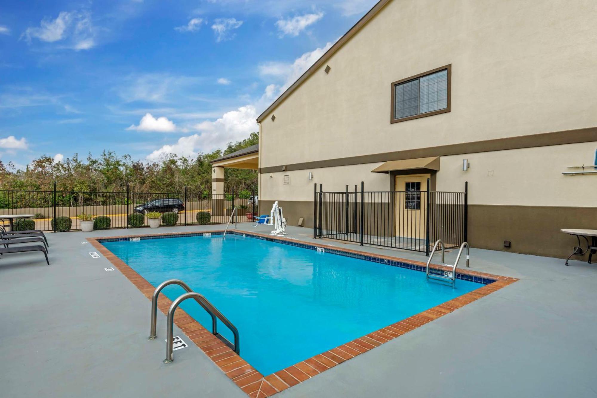 Best Western Pineywoods Inn Atlanta Extérieur photo